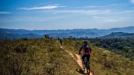 לכבוש את ההרים: מדריך לכישורים החיוניים לשגשוג באופני הרים
