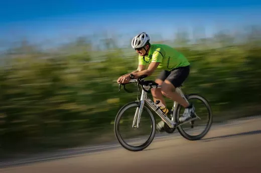 דוושת בדרך להצלחה: טיפים להתכונן לרכיבה על אופניים למרחקים ארוכים